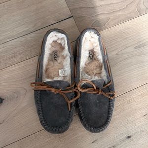 UGG Moccasin slipper